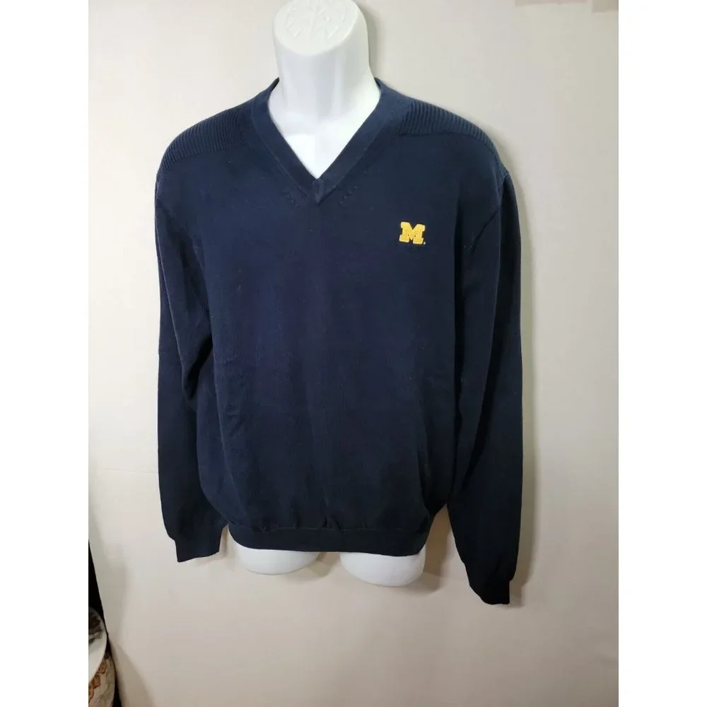 Lot of 5 Assorted Men Shirts ( 4 t-shirts, 1 sweater ) Size M (medium) - Picture 4 of 9